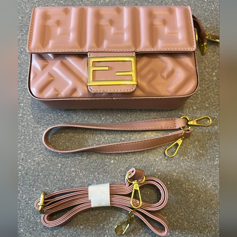 Elegant Quilted Crossbody Bag in Blush